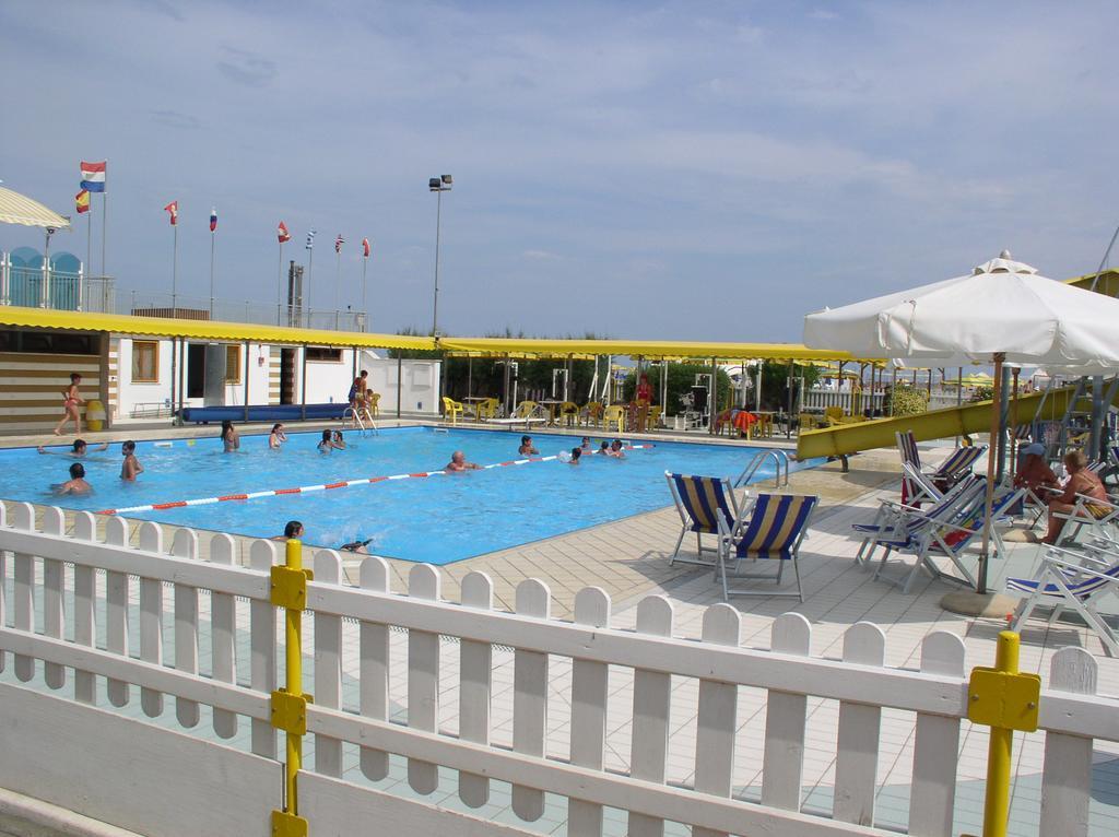 Hotel Palace Cesenatico Exterior foto